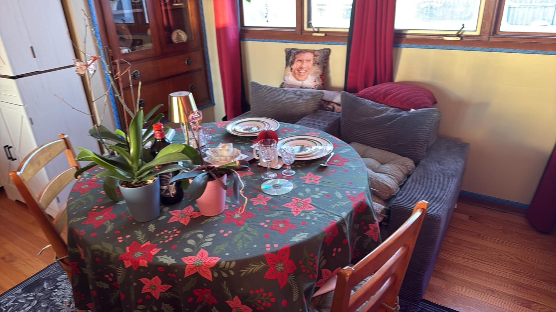 Evvo loveseat customer photo